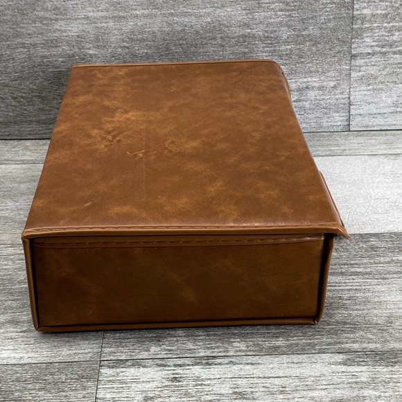 VTG Service Mfg. Co. Made in USA 24 Ct. Cassette Travel Storage Hard Shell Case - Picture 4 of 16